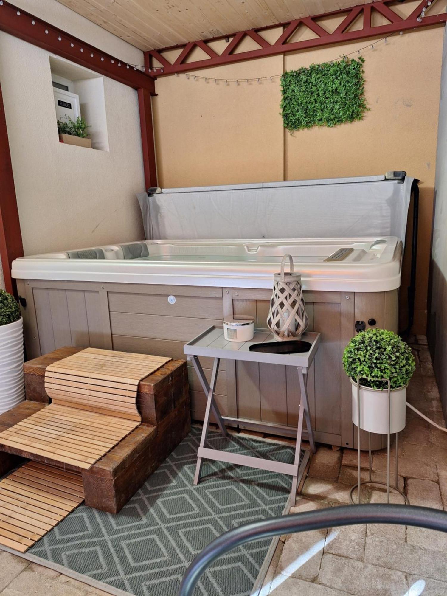 Varfal Apartman II 埃格尔 外观 照片